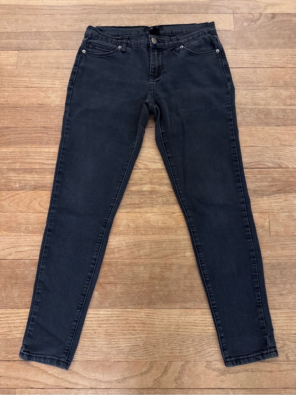 Forever 21 Women's Black Skinny Jeans - Size 27 (Measures 28-30")
 b25